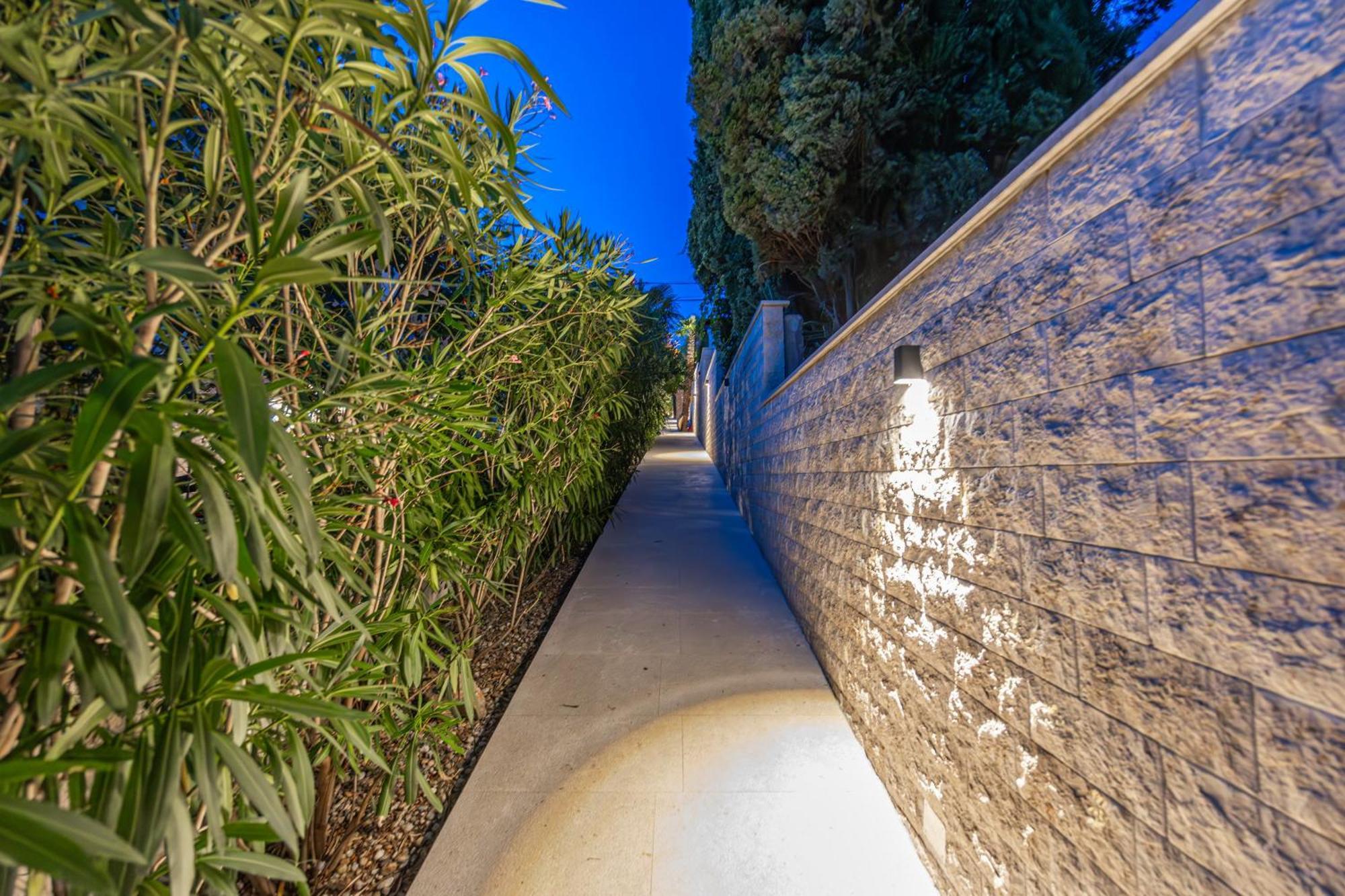 Villa Vita Luxury Apartments ซริกเวนิซา ภายนอก รูปภาพ