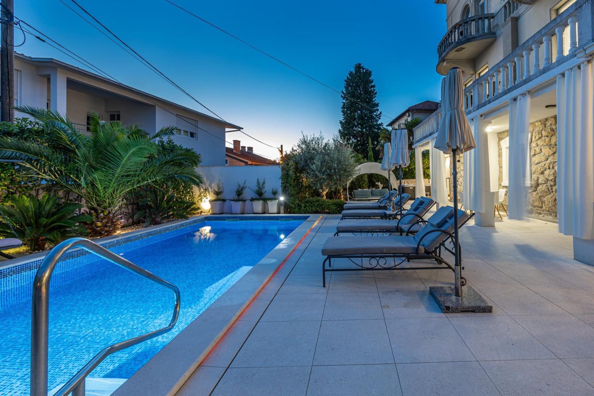 Villa Vita Luxury Apartments ซริกเวนิซา ภายนอก รูปภาพ